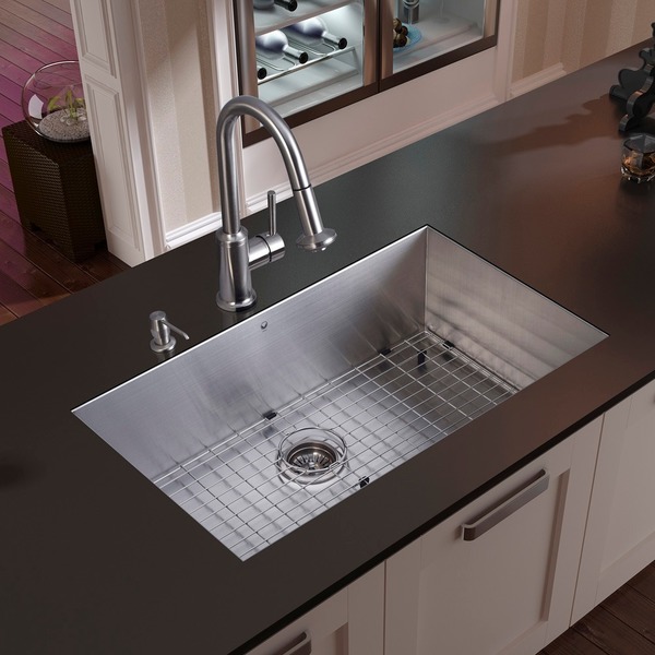 VIGO All-In-One 32Ludlow Stainless Steel Undermount Kitchen Sink Set With Astor Faucet - na